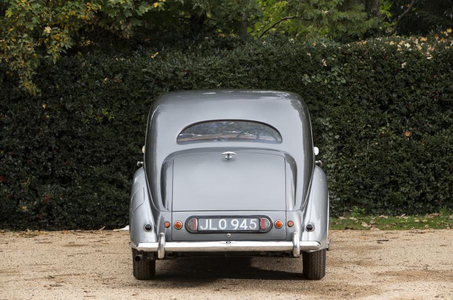  Bentley Mark VI Saloon by Vanden Plas 1946 года  (фото 4 из 6)